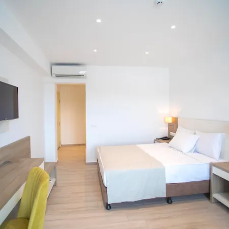 Club Shark Hotel-3